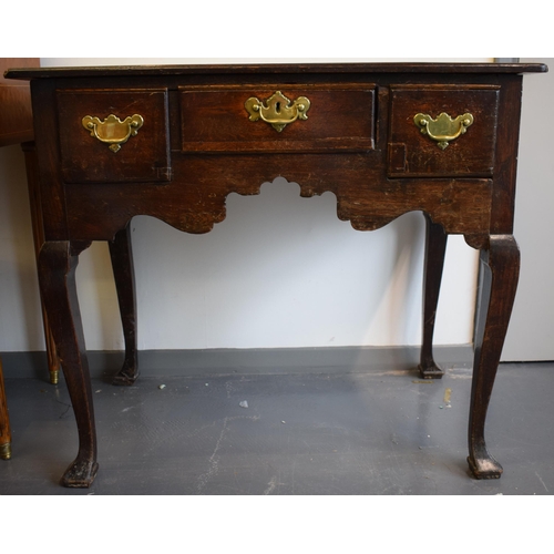 79 - 18th century oak lowboy, cabriole legs, oversailing top, with 3 drawers, quartered top, 89x55x77cm t... 