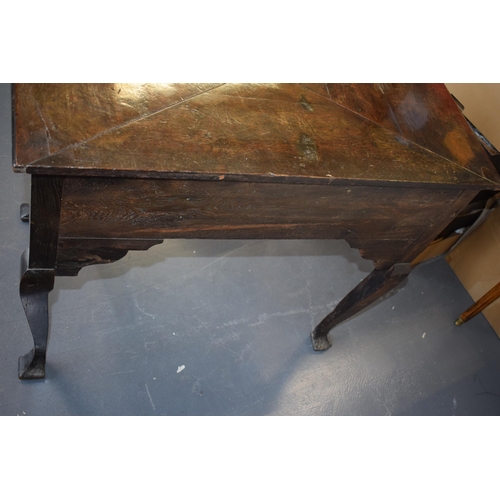 79 - 18th century oak lowboy, cabriole legs, oversailing top, with 3 drawers, quartered top, 89x55x77cm t... 