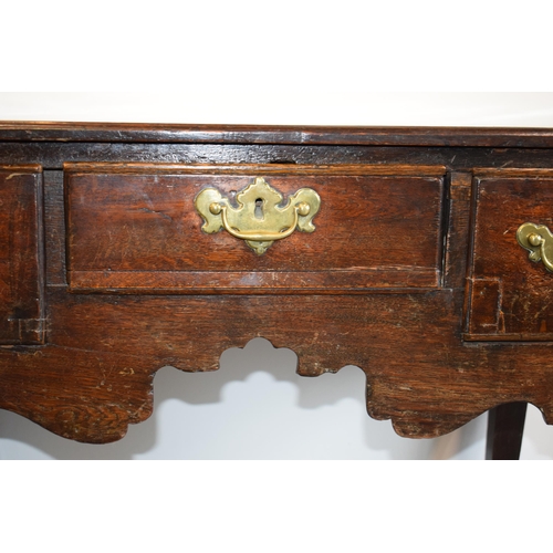 79 - 18th century oak lowboy, cabriole legs, oversailing top, with 3 drawers, quartered top, 89x55x77cm t... 