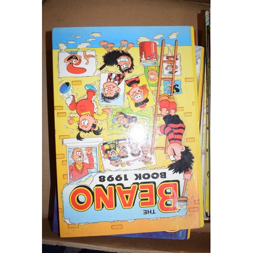 286 - A quantity of vintage Beano magazines. (Qty)