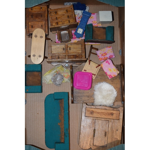 294 - A mixed of collection of vintage and modern dolls house furniture. To include 1950s scratch built ex... 