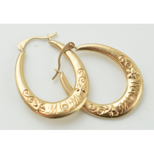 302 - A pair of 9ct gold earrings, 0.8 grams, 26mm.