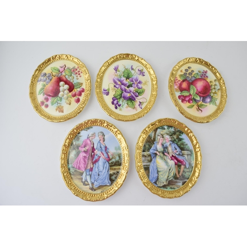 117 - A collection of Paragon gilt decorated painted plaques with romantical scenes and others (5), 13cm t... 