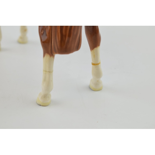 137 - Beswick HM Queen Elizabeth II on chestnut Imperial horse trooping the colour 1546 (with damages).