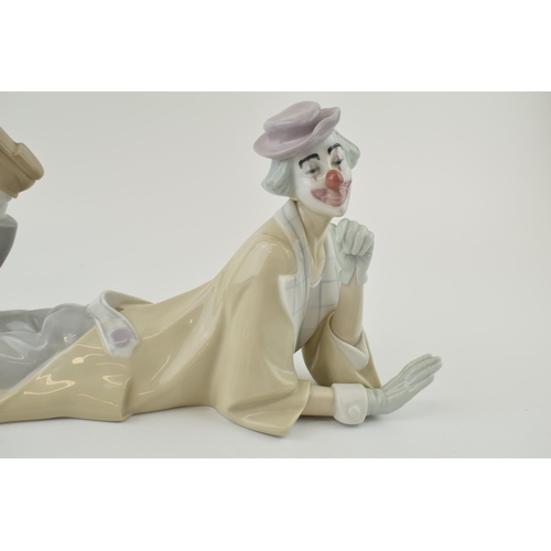 51 - Large Lladro clown figurine model no 4618, 15.5cm tall and 37cm.