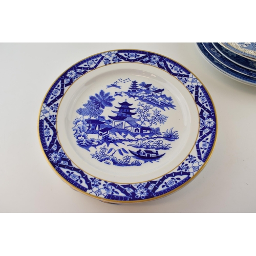 79 - A group of 19th and 20th century blue and white transfer-printed wares to include
Wedgwood Fallow De... 