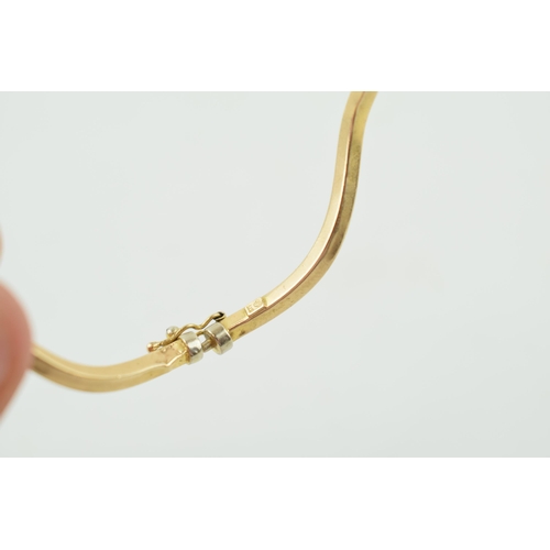 300 - 9ct gold shaped bangle, 4.1 grams,