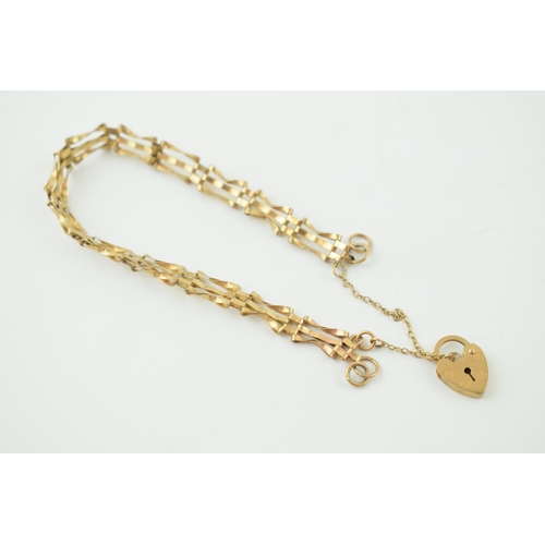 303 - 9ct gold gate bracelet, 3.7 grams.