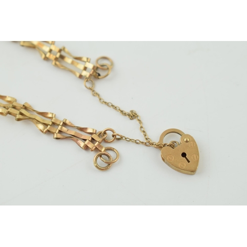 303 - 9ct gold gate bracelet, 3.7 grams.