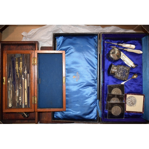 345 - A mixed collection of items to include a velvet lined jewellery box a/f, silver topped cut glass ite... 