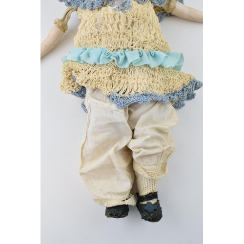 471 - Bisque head doll, kid leather body. Hands missing. AM 370 2/0 made in Germany. Height 43cm.