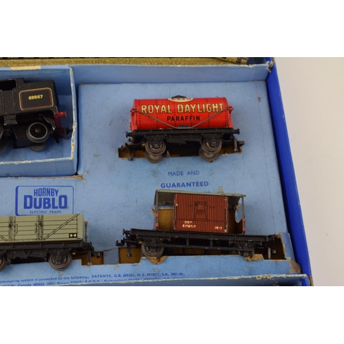 476 - Hornby Dublo Electric Train Set EDG17 Tank Goods Train B.R. Complete with locomotive engine, trucks ... 