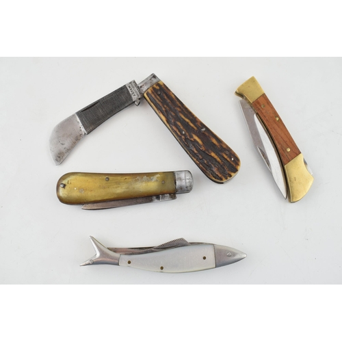 510 - A collection of pocket knives to include a 19th century horn handled example by Abram Brookbank Shef... 