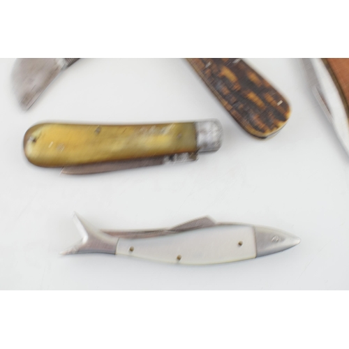 510 - A collection of pocket knives to include a 19th century horn handled example by Abram Brookbank Shef... 