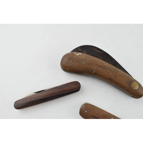 518 - A collection of wooden handled pocket knives to include good examples by Joseph Rodgers, Taylors Eye... 