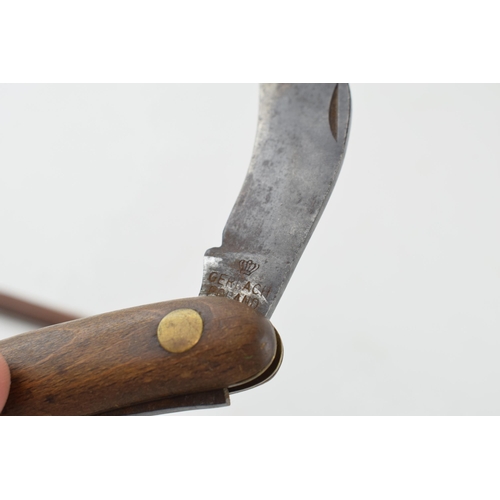 518 - A collection of wooden handled pocket knives to include good examples by Joseph Rodgers, Taylors Eye... 