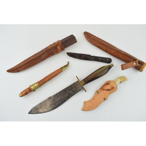 519 - A collection of fixed blade hunting style sheath knives to include examples 'Made in Norway', 'P. Le... 