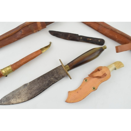 519 - A collection of fixed blade hunting style sheath knives to include examples 'Made in Norway', 'P. Le... 