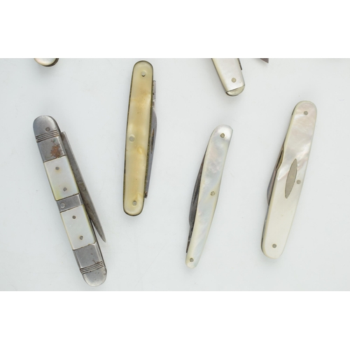 520 - A collection of mother of pearl handled penknives, pipe tempers and pocket knives to include single ... 