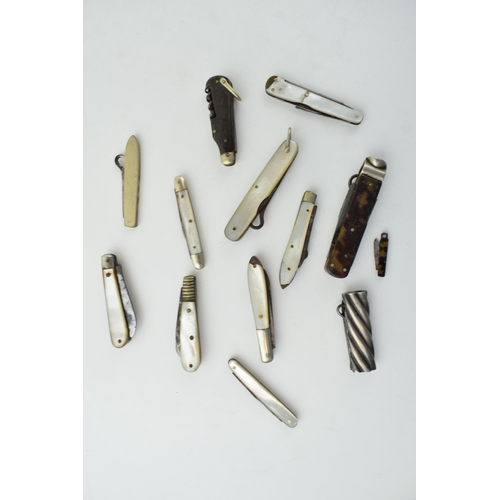 527 - A collection of antique multifunction tool pocket knives to include mother pot pearl handled example... 