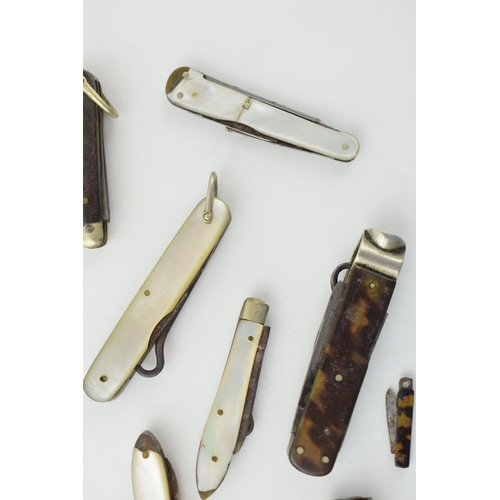 527 - A collection of antique multifunction tool pocket knives to include mother pot pearl handled example... 