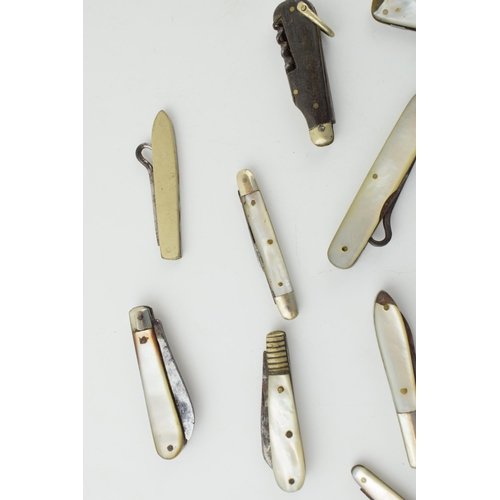 527 - A collection of antique multifunction tool pocket knives to include mother pot pearl handled example... 