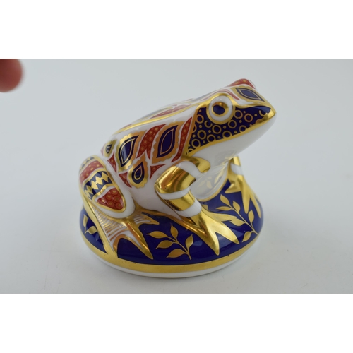 42 - Royal Crown Derby Paperweights, Frog, decorated in the Imari palate, date code for 1987 (L), gold st... 