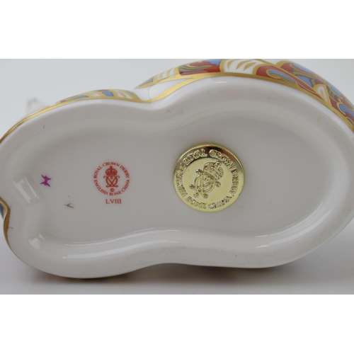 77 - Royal Crown Derby paperweight, Contented Cat, date code for 1995 (LVIII), gold stopper, red Royal Cr... 