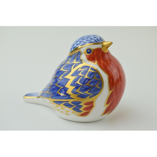 89 - Royal Crown Derby paperweight, Robin, date code for 1999 (LXII), gold stopper and red Royal Crown De... 