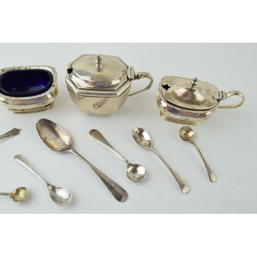 607 - Silver to include a three piece cruet set, with liners, Birmingham 1937, with a single mustard pot a... 