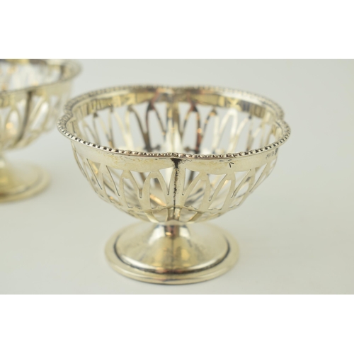 612 - A pair of silver bon bon dishes, Birmingham 1921, 88.5 grams (2), 9cm diameter.