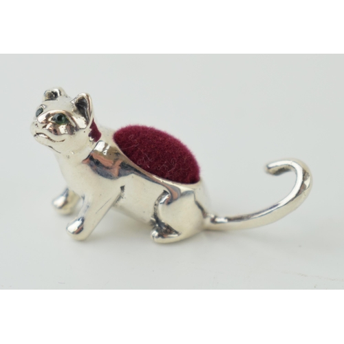 646 - Sterling silver contemporary pin cushion in the form of a cat, 5.2g, 30mm wide.