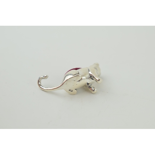 646 - Sterling silver contemporary pin cushion in the form of a cat, 5.2g, 30mm wide.