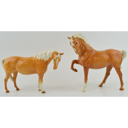 16 - Beswick palomino leg tucked horse with mare facing right (2).