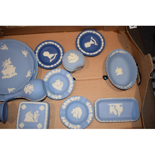 293 - A collection of Wedgwood Jasperware to include blue and commemorative pieces.