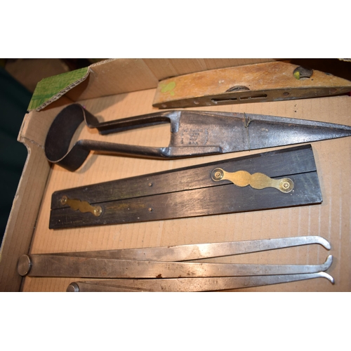 377 - A collection of vintage and antique tools to include 'John Green' chisel, Reeves & Sons ruler, Ward ... 