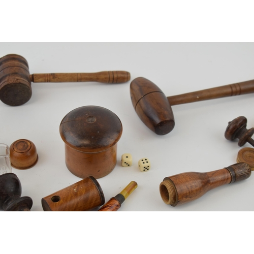 436 - A good collection of treen items to include dice shaker, gaming chips, auctioneers gavel's, S.Maw, S... 