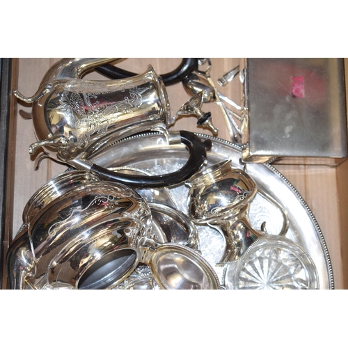 648 - A good collection of silver plated items to include tea and coffee pots, dinnerware, cutlery and sim... 