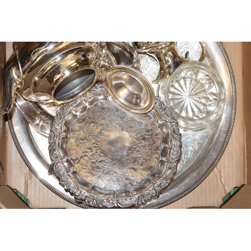 648 - A good collection of silver plated items to include tea and coffee pots, dinnerware, cutlery and sim... 