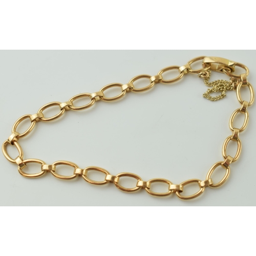 A 14ct yellow gold bracelet. Weight 8 grams.