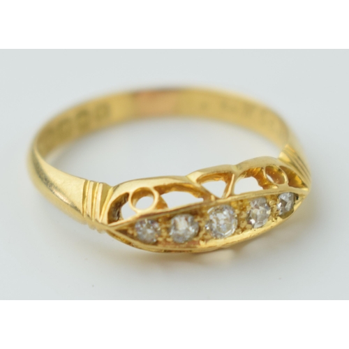 536 - 18ct gold boat ring, set diamonds, 5 stones, 3.0g, size Q.