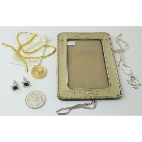 542 - Jewellery to include a silver chain and bracelet, combined 22.0 grams,  silver plated photoframe, a ... 