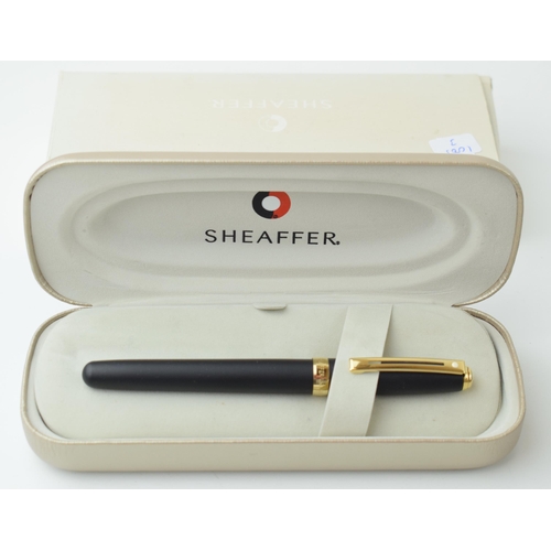 548 - Boxed Sheaffer fountain pen.