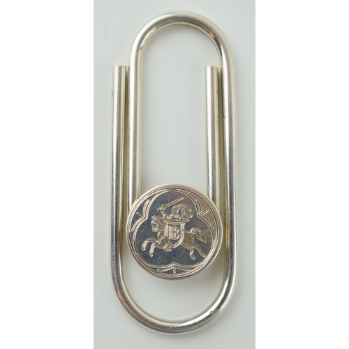 552 - Sterling silver large paper clip / bookmark, with a knight on horseback engraved, 15.3 grams, 62mm l... 