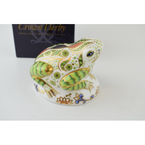 142 - Royal Crown Derby paperweight, Toad, 9cm, this is number 2,305 of a limited edition of 3,500, red pr... 