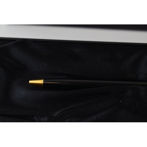 544A - Montblanc Noblesse Oblige Ballpoint Pen, black resin with gold coloured fittings, in a fitted Mont B... 