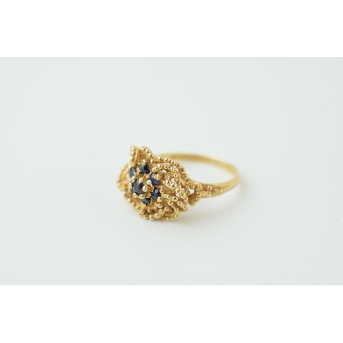 1 - 9ct gold ladies dress ring, set sapphires, 3.4g, size M.