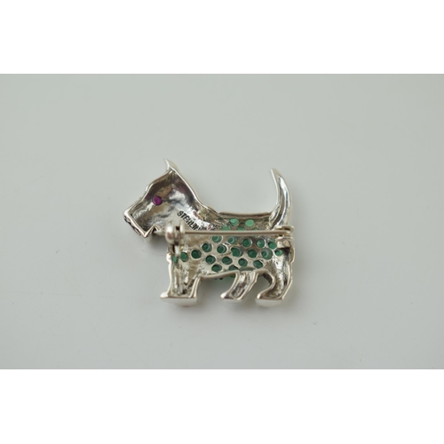 44 - Contemporary silver brooch in the form of a Scotty dog / terrier, stone-set, 4.3g, 29mm wide.