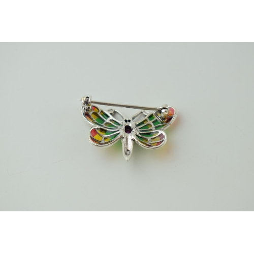 50 - Contemporary silver brooch in the form of a butterfly, 29mm wide, 2.9g.