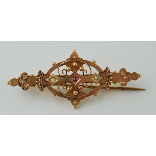 67 - Victorian 9ct gold brooch, set ruby and pearls, Birm 1899, 2.6g.